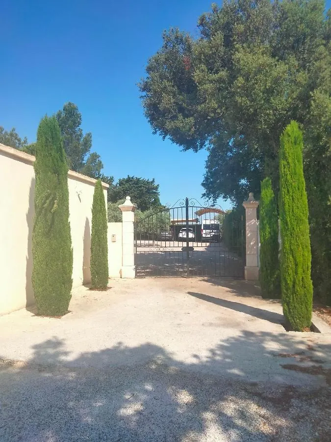 Gite Au Fond Du Jardin Saint-Saturnin-les-Avignon Holiday home