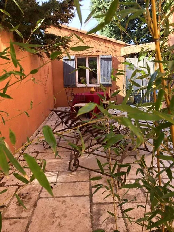 Gite Au Fond Du Jardin Saint-Saturnin-les-Avignon Holiday home
