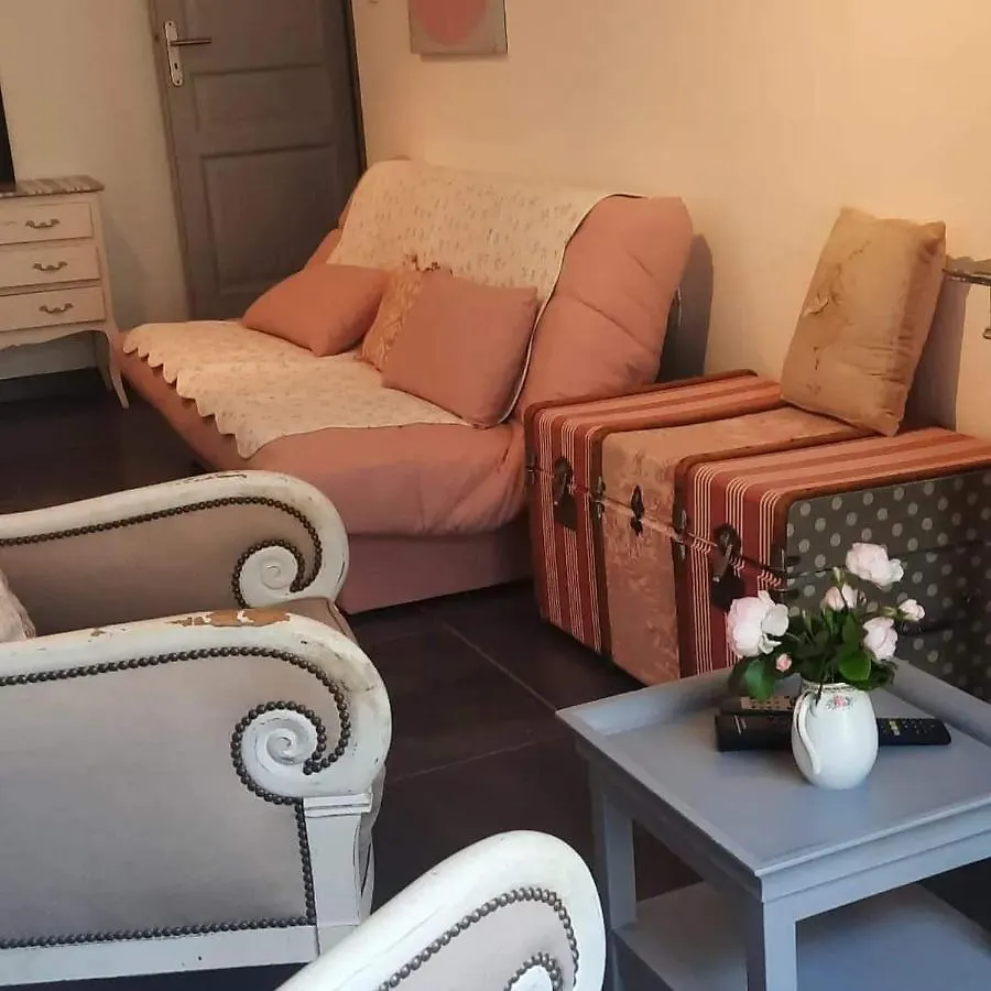 Holiday home Gite Au Fond Du Jardin Saint-Saturnin-les-Avignon