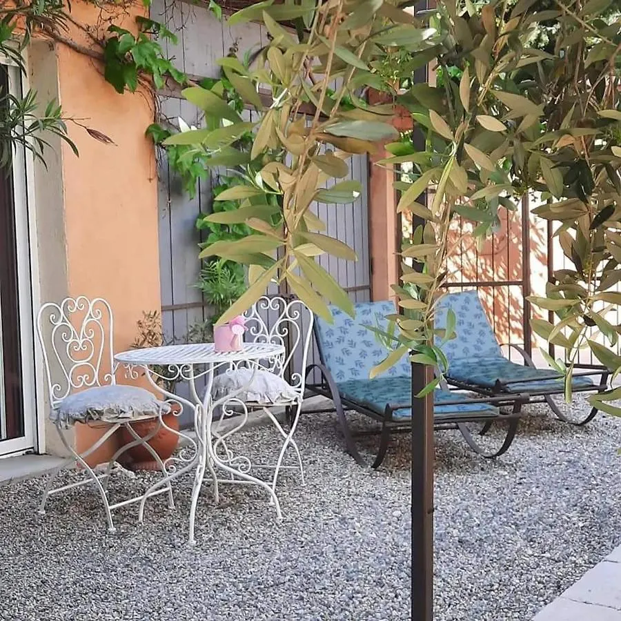 Holiday home Gite Au Fond Du Jardin Saint-Saturnin-les-Avignon